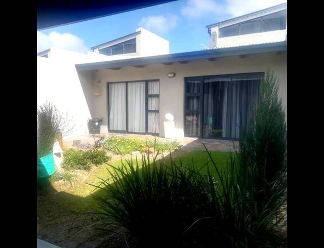 2 BEDROOM HOUSE RENTED IN CROSSWAYS FARM VILLAGE